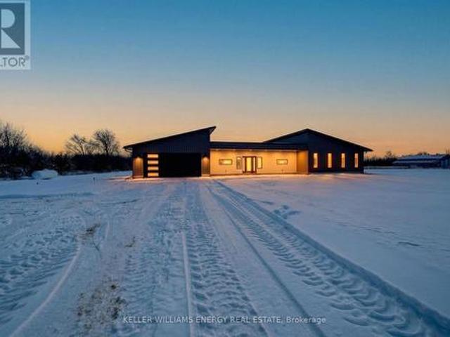 House for sale in Ontario