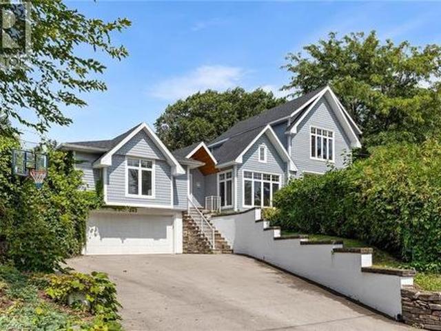 House for sale in Burlington, Ontario