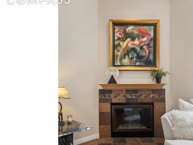 Townhouse for sale in Pasadena