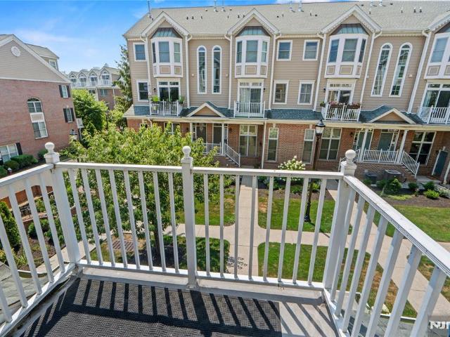 Townhouse for sale in West New York