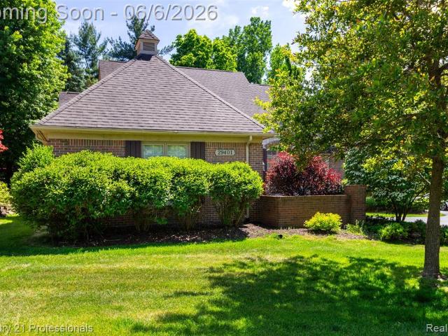 Condo for sale in Commerce Township, Michigan