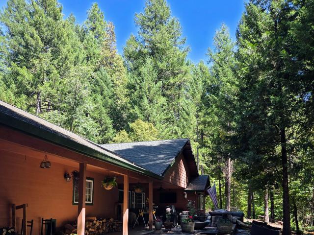House for sale in Lewiston, California