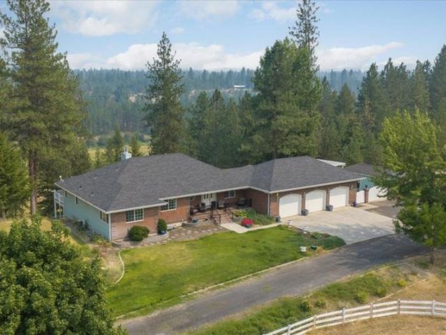 House for sale in Chattaroy, Washington