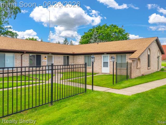Condo for sale in Warren, Michigan