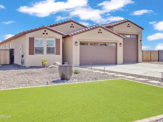 House for sale in Wittmann House for sale in Wittmann