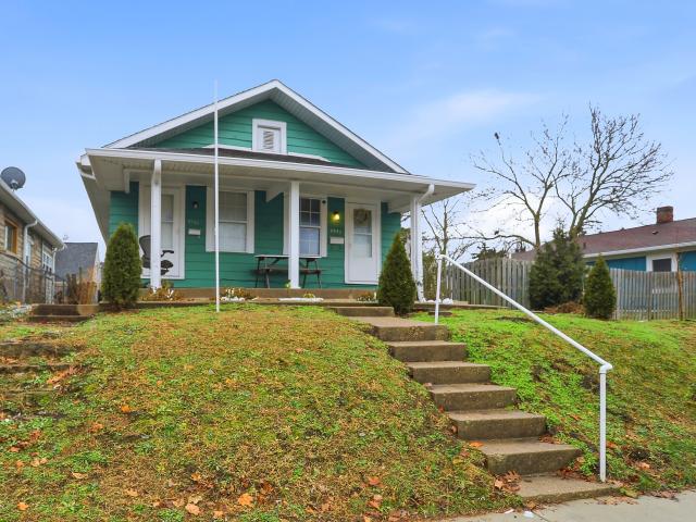House for sale in Near Eastside, Camby