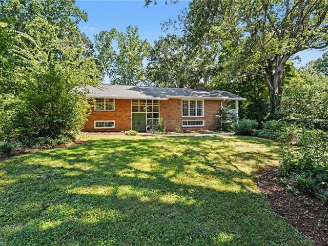 House for sale in Pfafftown, North Carolina