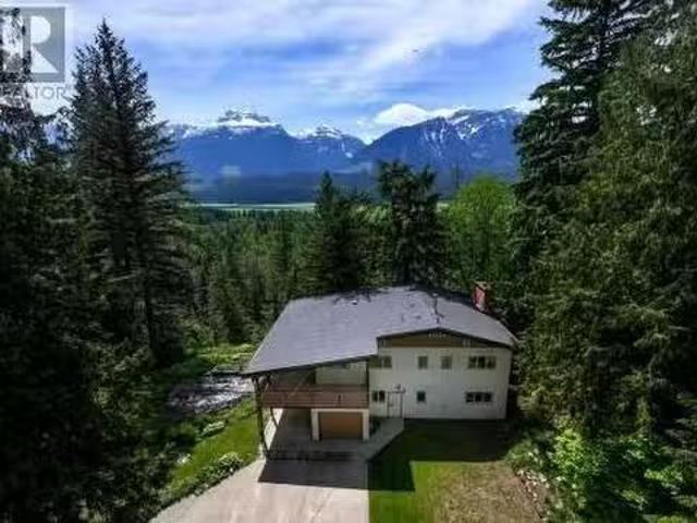 House for sale in Area B (Shelter Bay/Mica Creek), Columbia-Shuswap Regional District