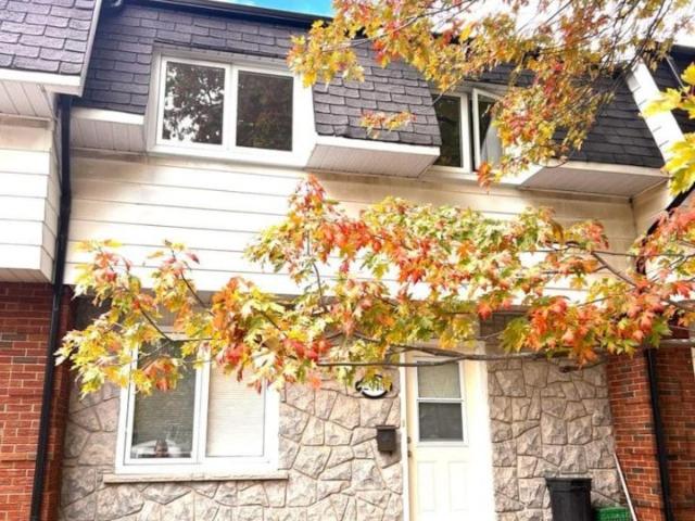 Townhouse for rent in Mulhurst Bay, Ontario