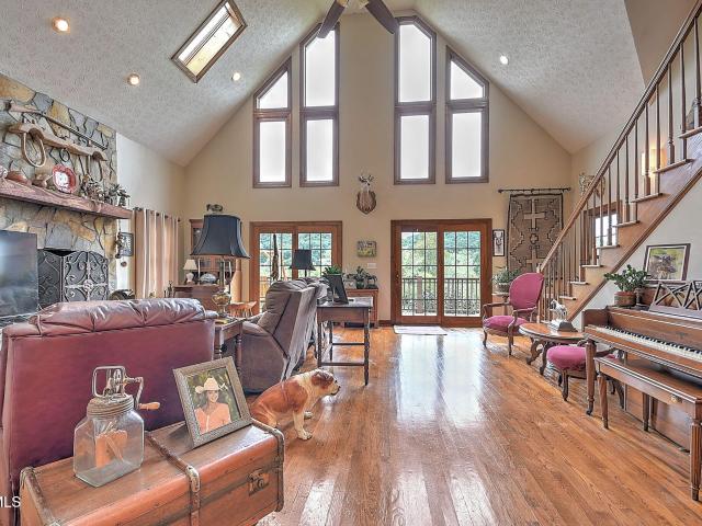House for sale in Osceola, Meadowview