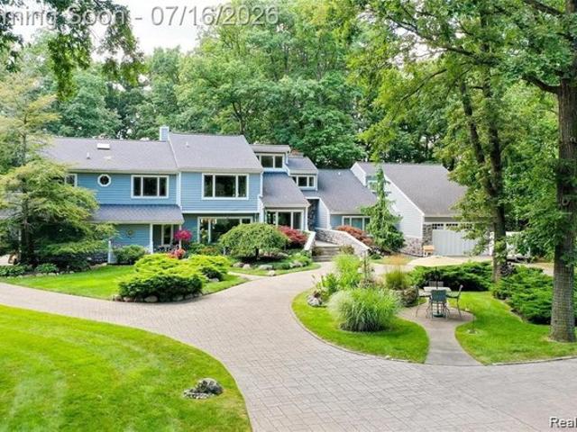 House for sale in Grosse Ile, Michigan