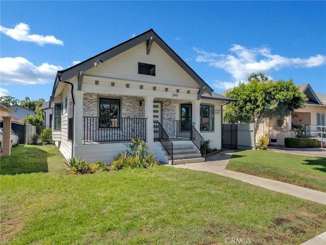 Townhouse for sale in Canoga Park, California