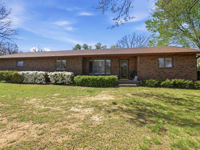 House for sale in Stone, Missouri