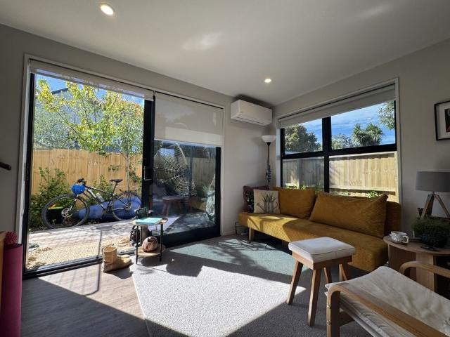Townhouse for rent in Heathcote, Canterbury