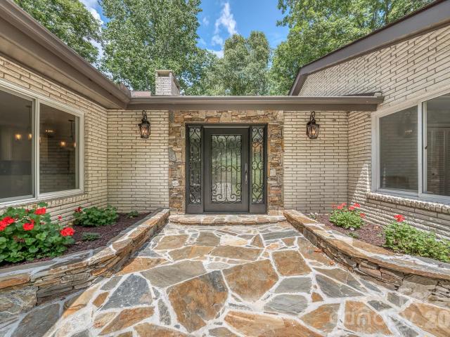 House for sale in Spruce Pine, North Carolina
