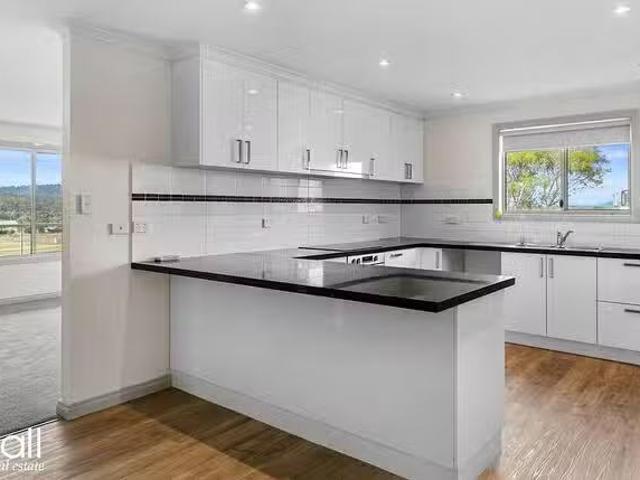 House for rent in Dodges Ferry, Tasmania