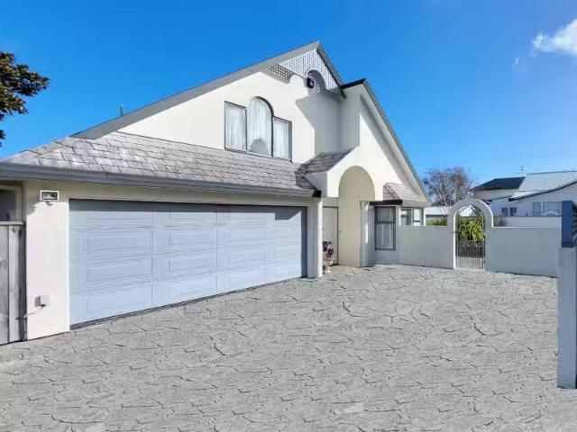 House for sale in Days Bay, Wellington