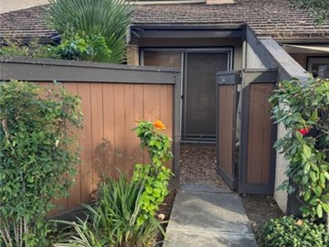 Townhouse for sale in Pasadena, California