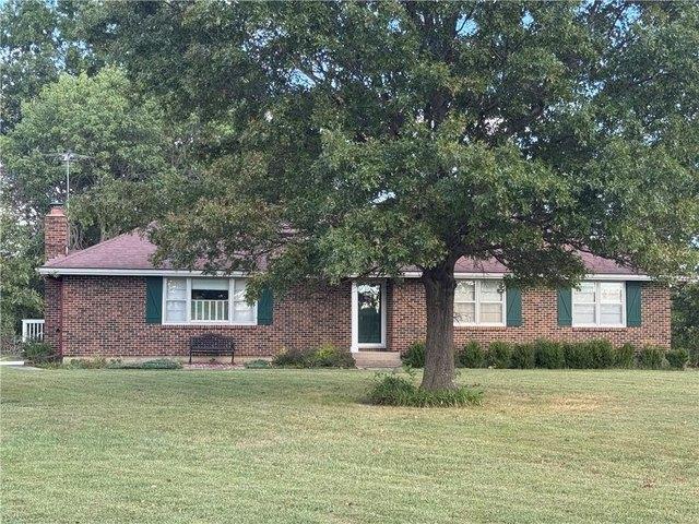 House for sale in Harrisonville, Cass County