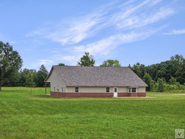 House for sale in New Boston, Texas