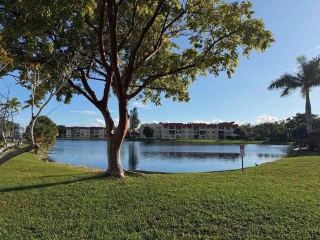 Condo for sale in Sunrise, Florida