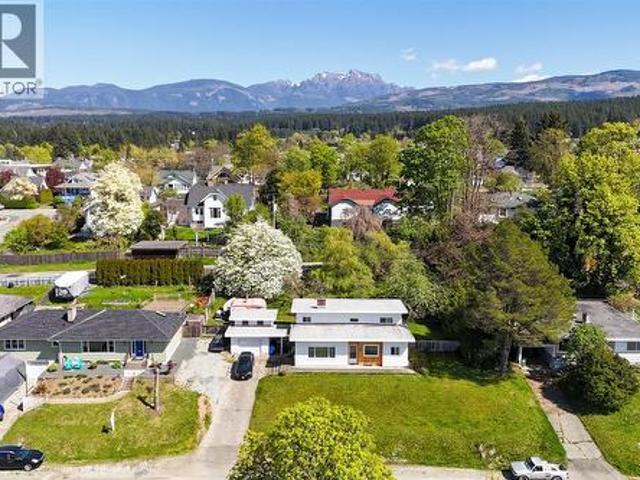 House for sale in Clayoquot, British Columbia