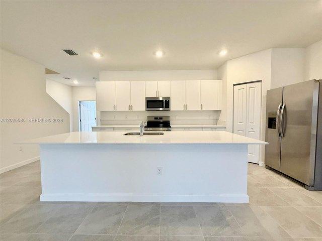 Townhouse for sale in Dania, Florida