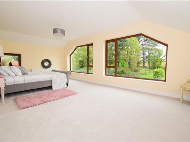 Detached House for sale in Ballymote, Connacht