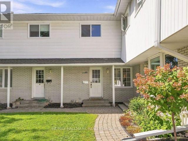Townhouse for rent in Mulhurst Bay, Ontario