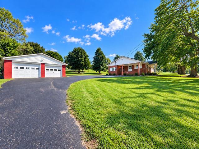 House for sale in Stanford, Kentucky