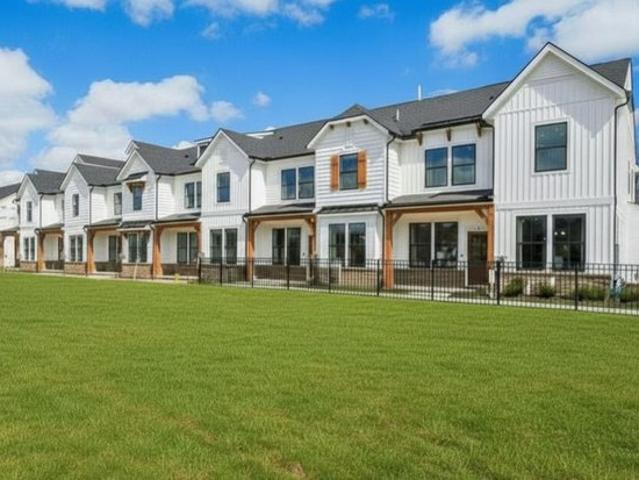 Townhouse for sale in Brighton, Michigan