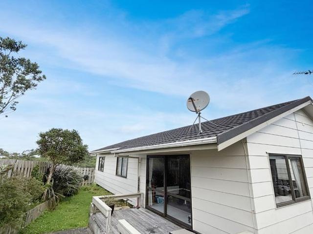 House for rent in Kowhai Park, Wellington