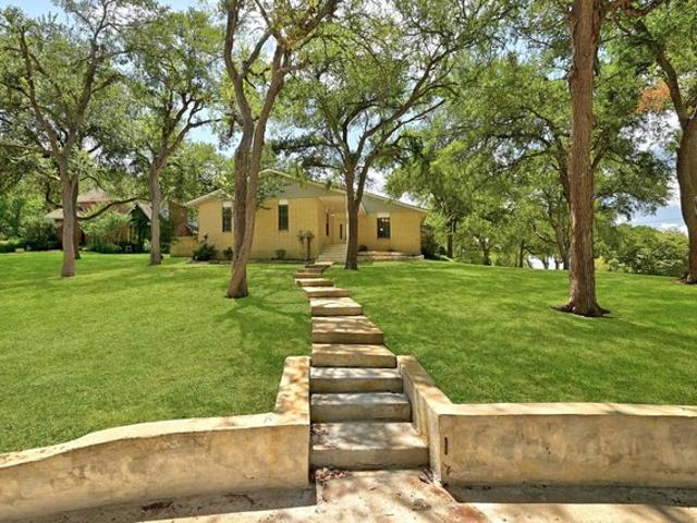 House for sale in Luling, Texas
