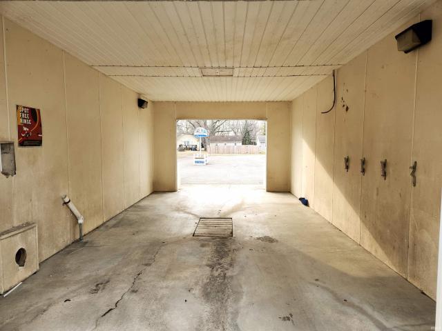Commercial for sale in Farmland, Indiana