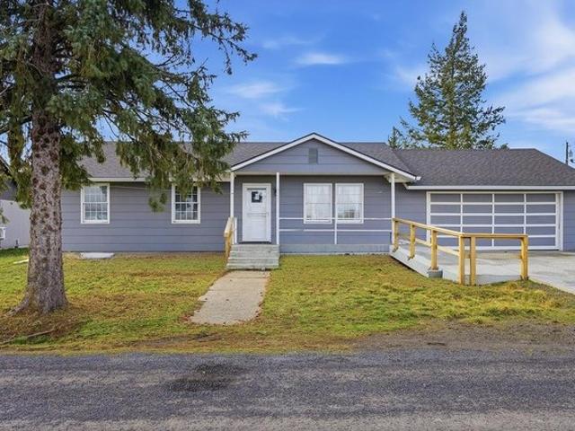 House for sale in Creston, Washington