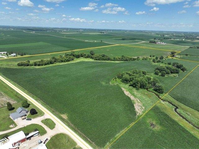 Farm for sale in Manchester, Iowa