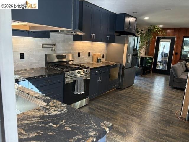 House for sale in Long Barn, California
