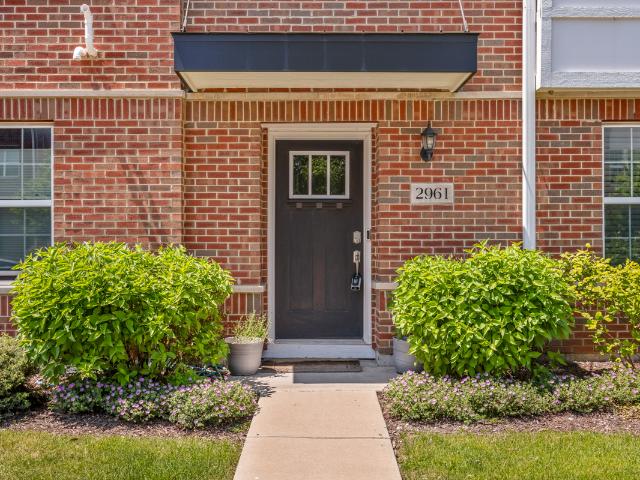 Townhouse for sale in Naperville, Illinois