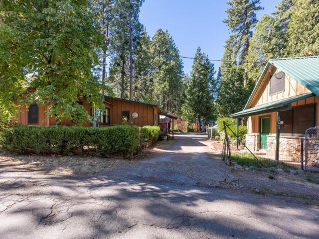 House for sale in Camino, California