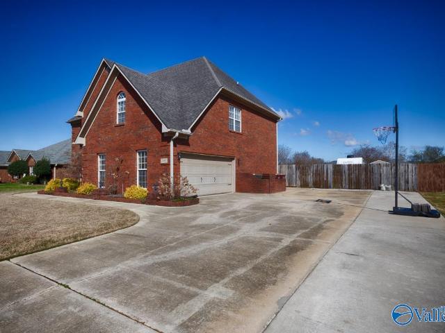 House for sale in Harvest, Alabama