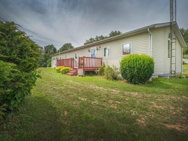 House for sale in Howard, Ohio