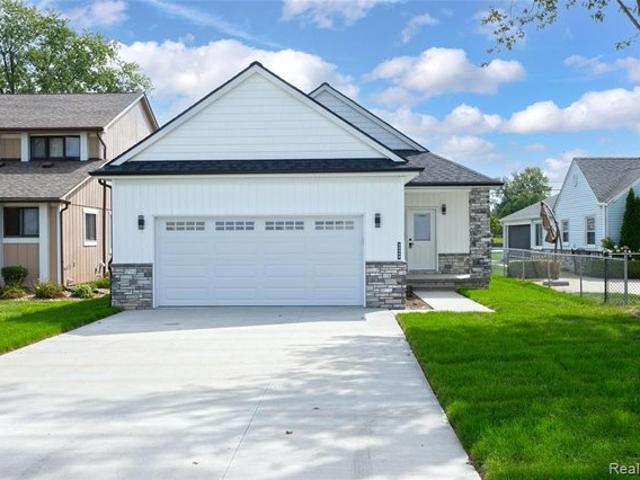 House for sale in Harrison Township, Michigan