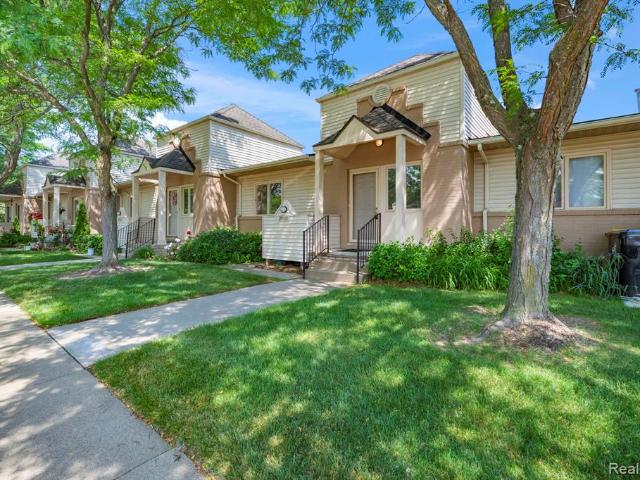 Condo for sale in Farmington