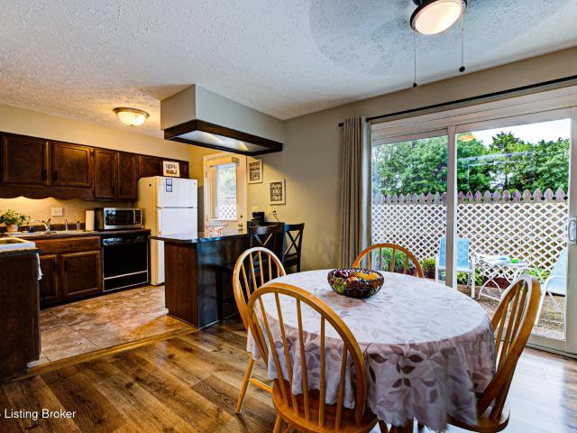 Townhouse for sale in Jeffersontown, Kentucky