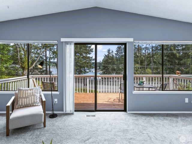 House for sale in Fox Island, Washington