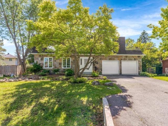 House for sale in Beaconsfield, Quebec