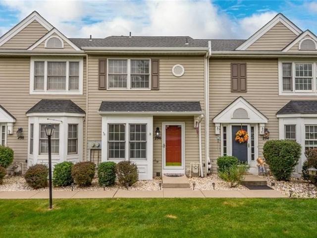 Townhouse for sale in Bridgeville, Pennsylvania