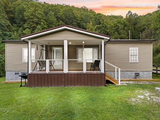 House for sale in Hyden, Kentucky