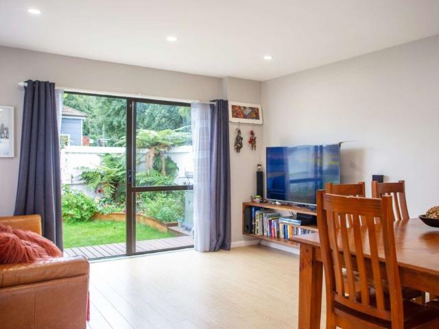 Townhouse for rent in Addington, Canterbury