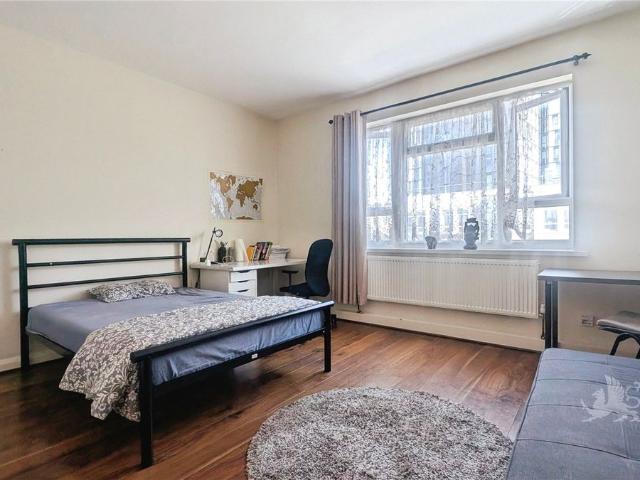 Studio for rent in London Borough of Croydon, Waddon